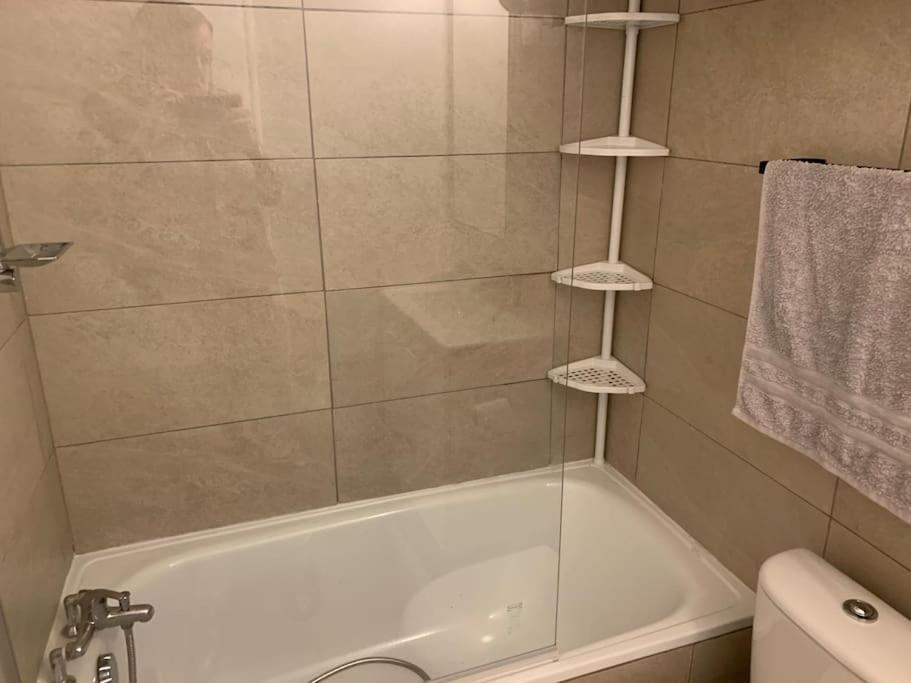 Studio Lumineux, Refait A Neuf, Metro Jourdain Париж Екстериор снимка